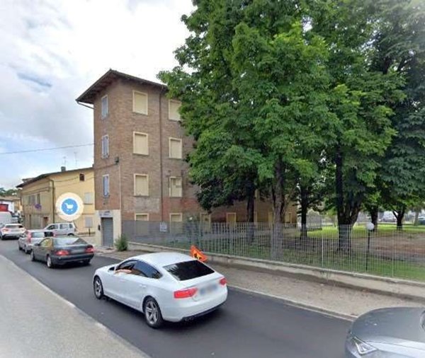 negozio in affitto a Modena
