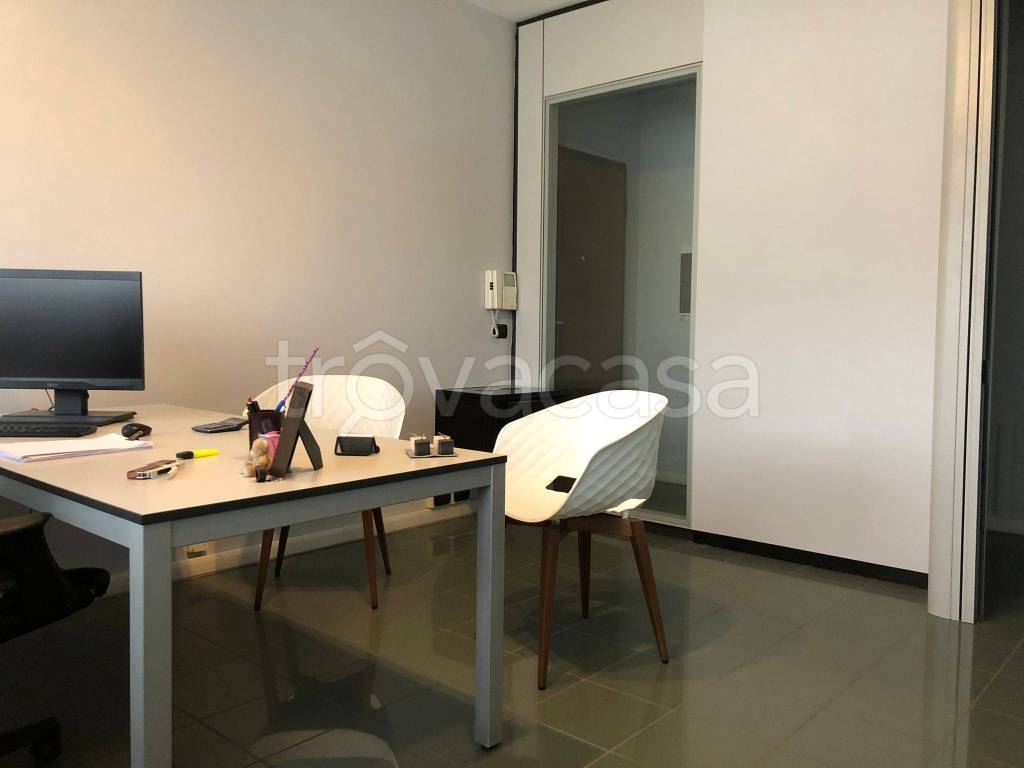 ufficio in affitto a Modena in zona San Faustino
