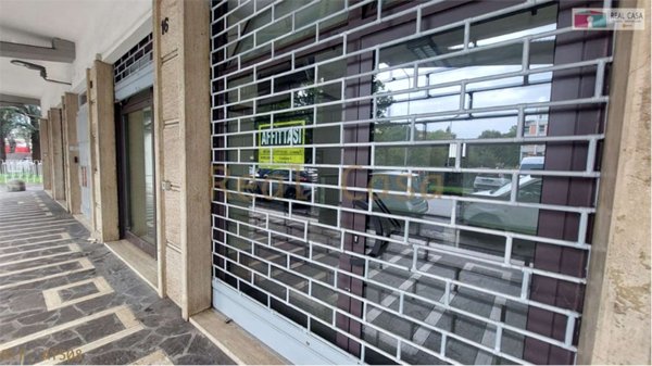 negozio in affitto a Modena