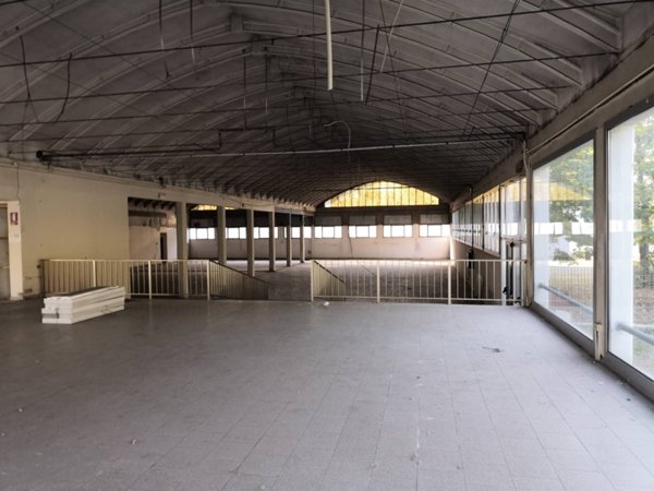 capannone in affitto a Modena