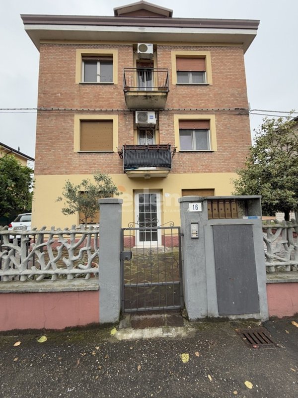 appartamento in affitto a Modena in zona San Faustino