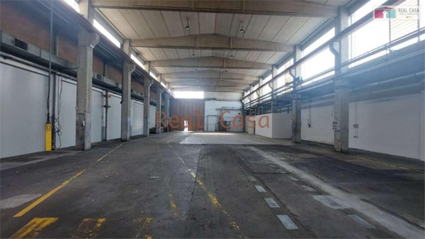 locale commerciale in affitto a Modena in zona San Lazzaro / Modena Est