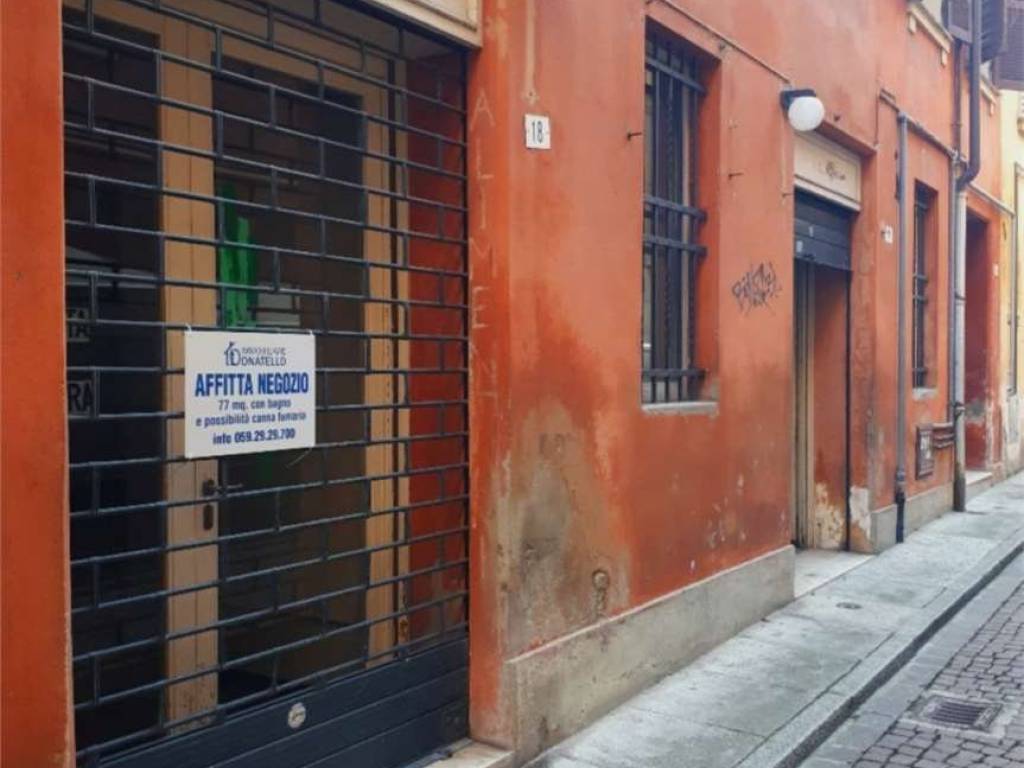 negozio in affitto a Modena in zona Centro Storico