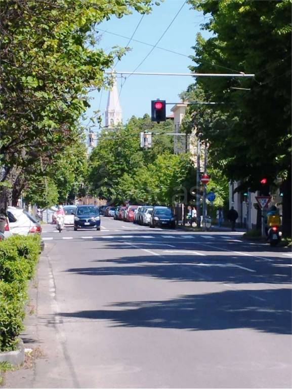 negozio in affitto a Modena in zona Buon Pastore