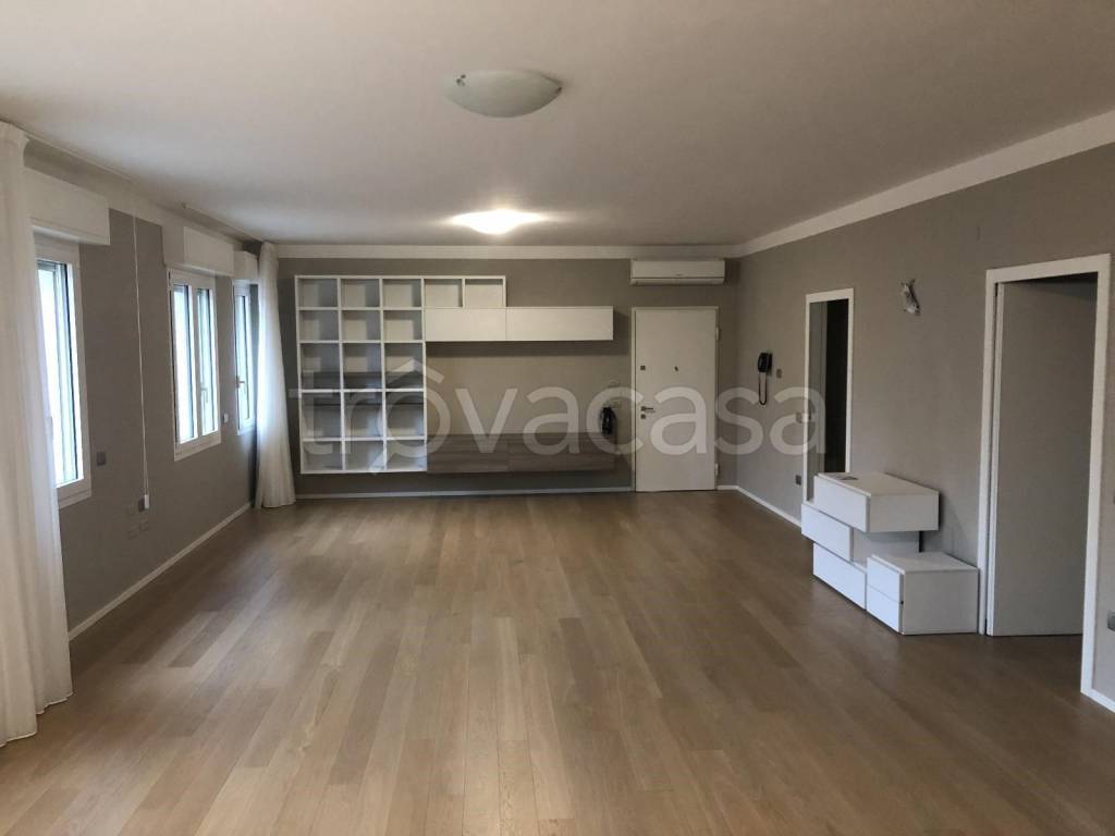appartamento in affitto a Modena in zona Centro Storico