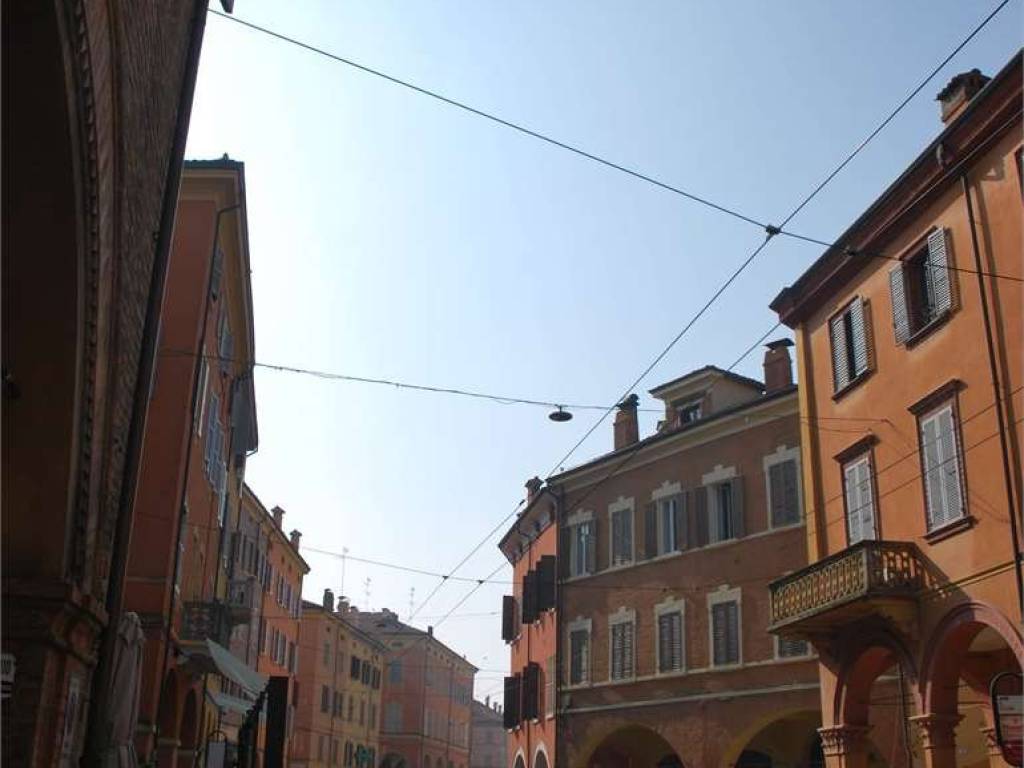 locale di sgombero in affitto a Modena in zona Centro Storico
