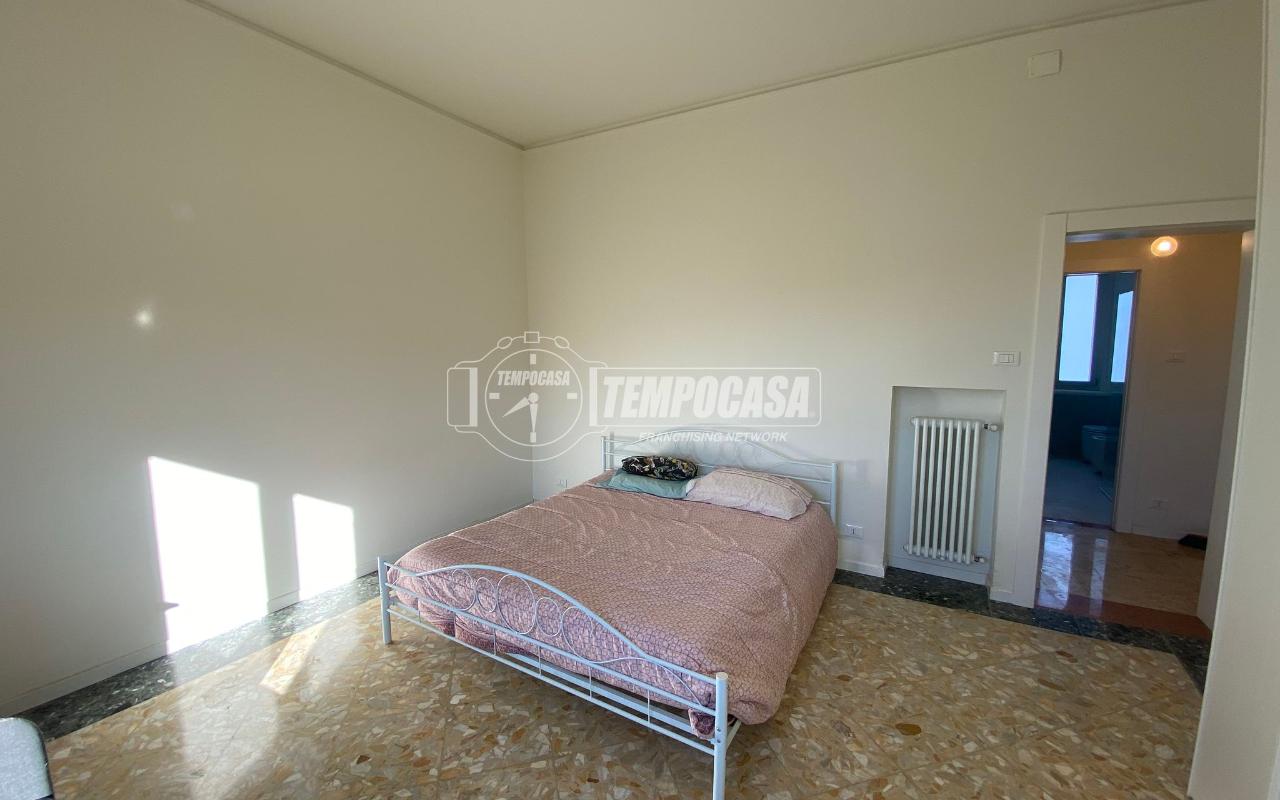 negozio in affitto a Modena in zona Centro Storico