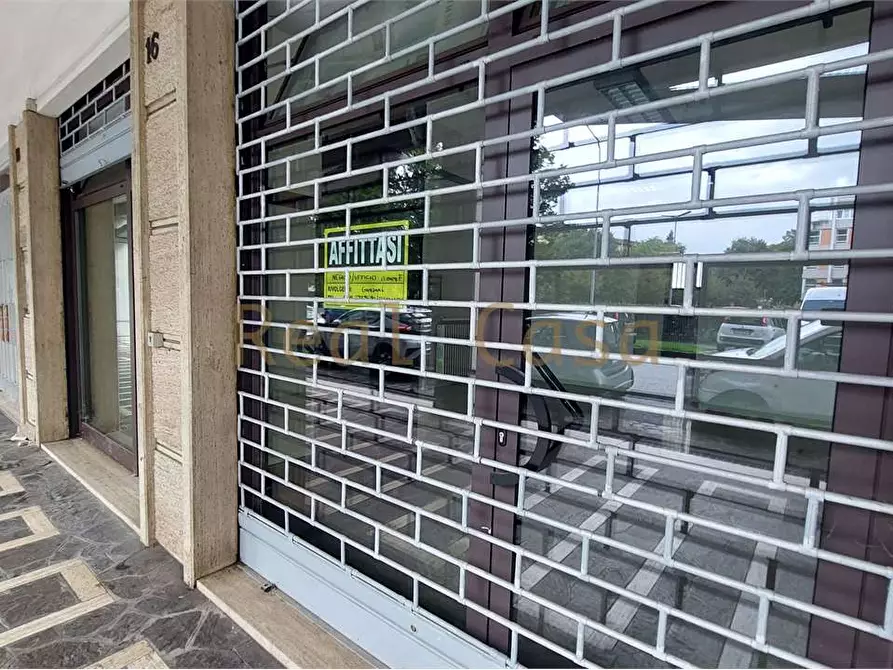 negozio in affitto a Modena