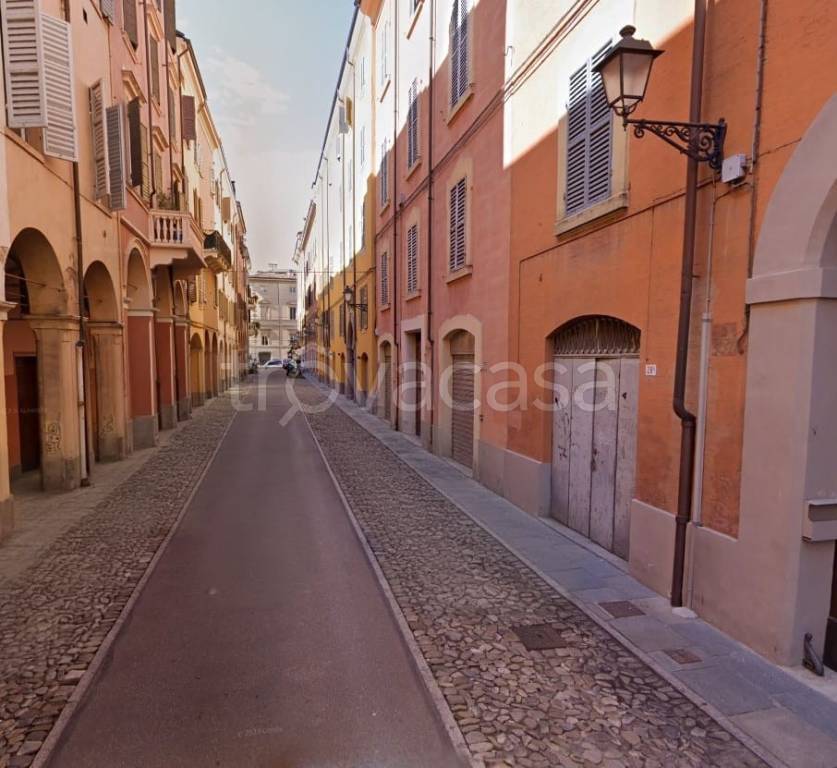 locale commerciale in affitto a Modena in zona Centro Storico