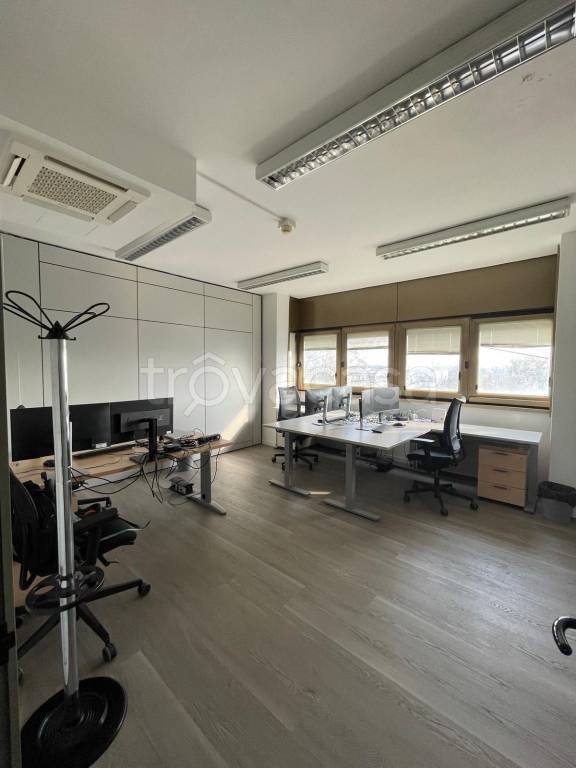 ufficio in affitto a Modena in zona Crocetta
