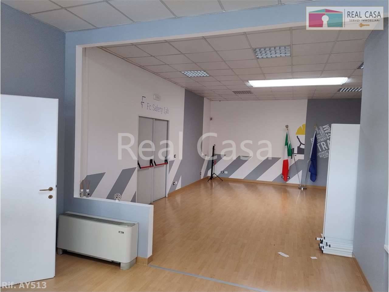 ufficio in affitto a Modena in zona Madonnina / Quattro Ville