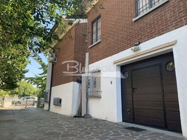 casa indipendente in vendita a Modena