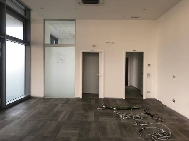 negozio in affitto a Modena