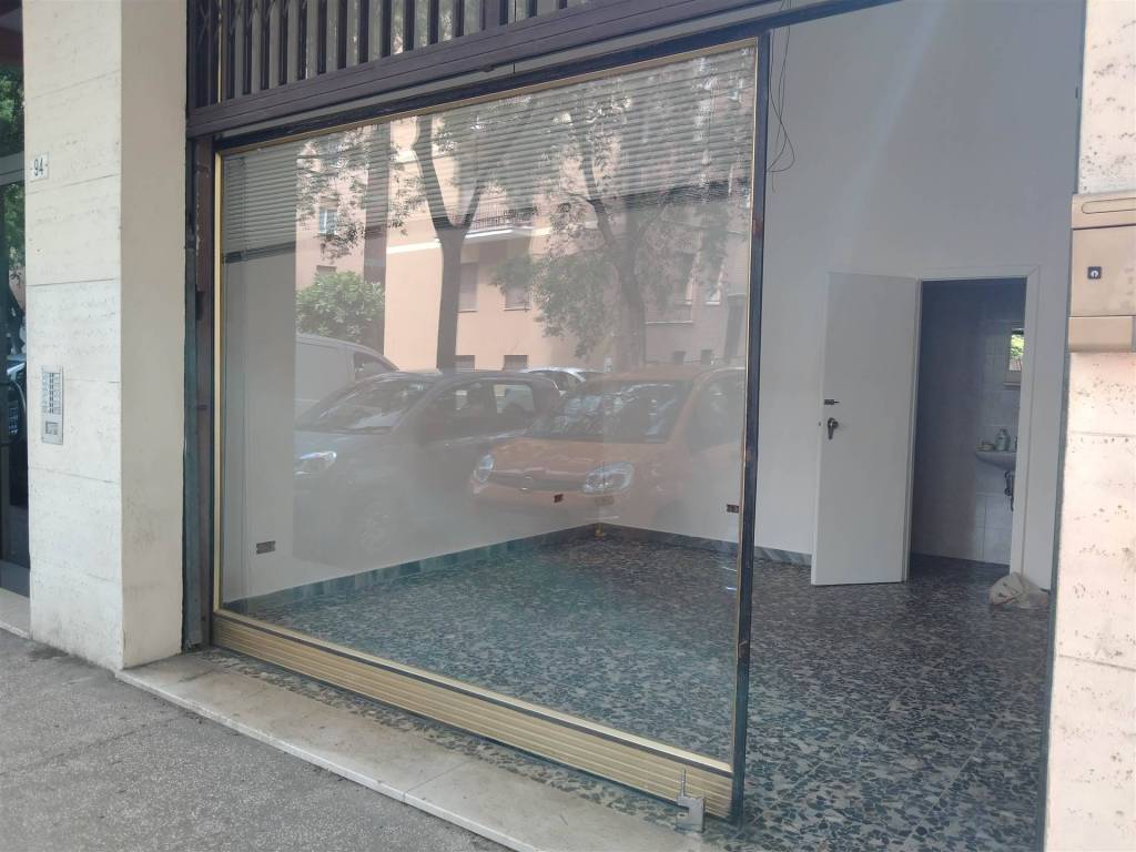 negozio in affitto a Modena in zona San Lazzaro / Modena Est
