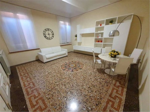 appartamento in affitto a Modena in zona Centro Storico