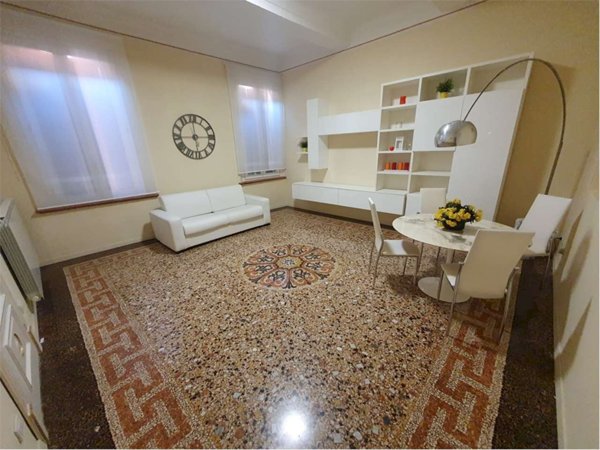 appartamento in affitto a Modena in zona Centro Storico