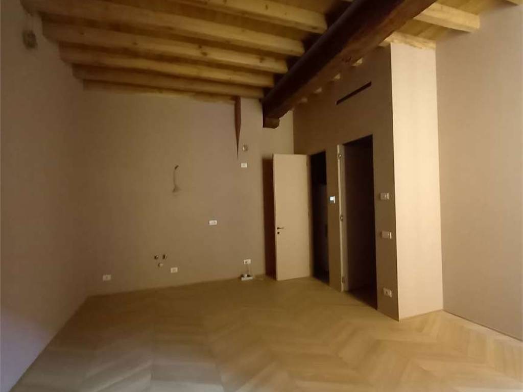 appartamento in affitto a Modena in zona Centro Storico