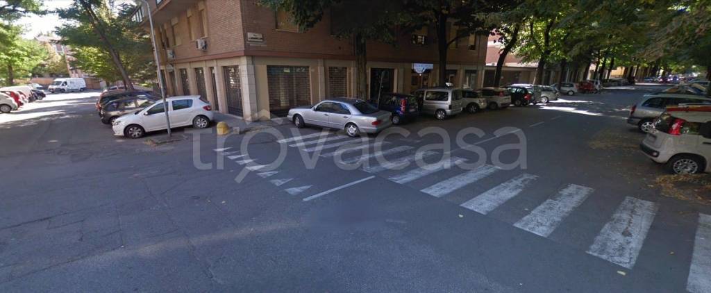 negozio in affitto a Modena