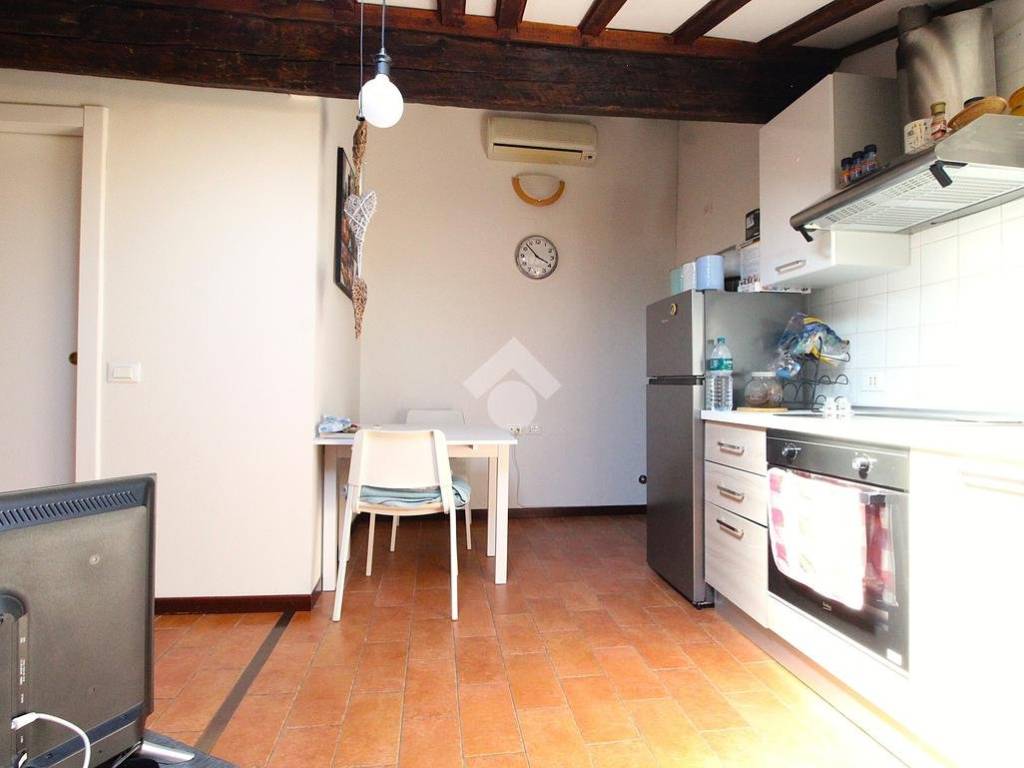 appartamento in affitto a Modena in zona Centro Storico