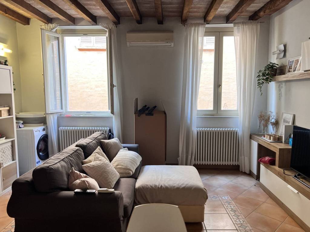 appartamento in affitto a Modena in zona Centro Storico