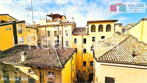 appartamento in affitto a Modena in zona Centro Storico