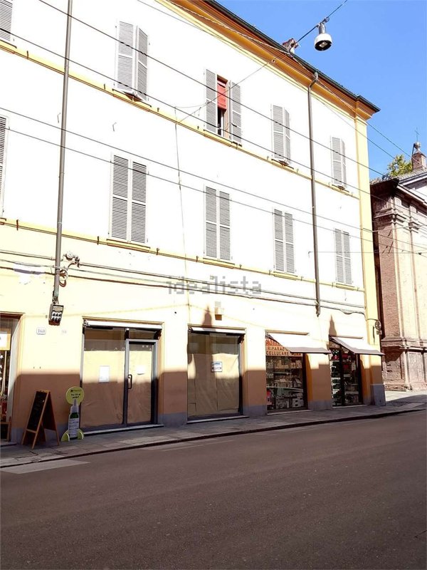 negozio in affitto a Modena in zona Centro Storico