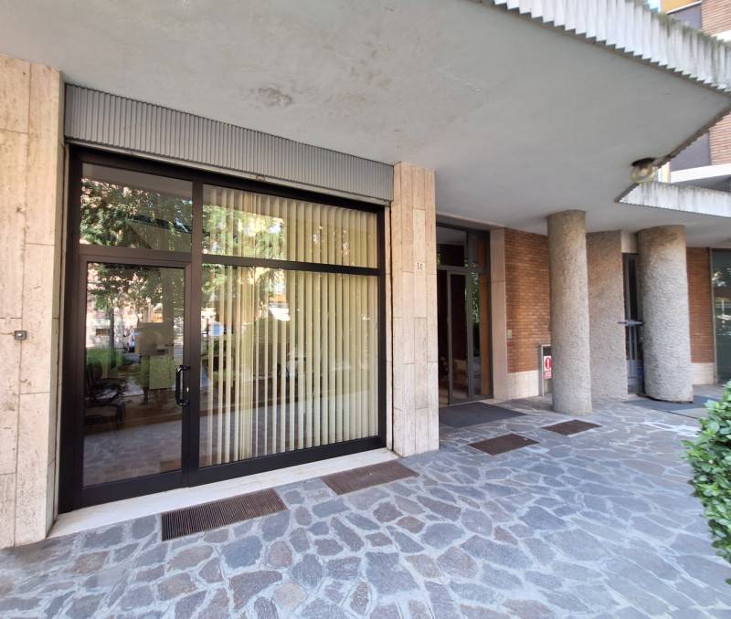 negozio in affitto a Modena in zona Sant'Agnese