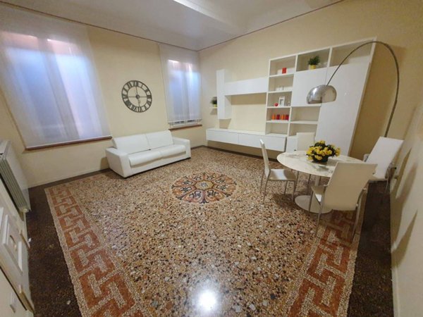 appartamento in affitto a Modena in zona Centro Storico