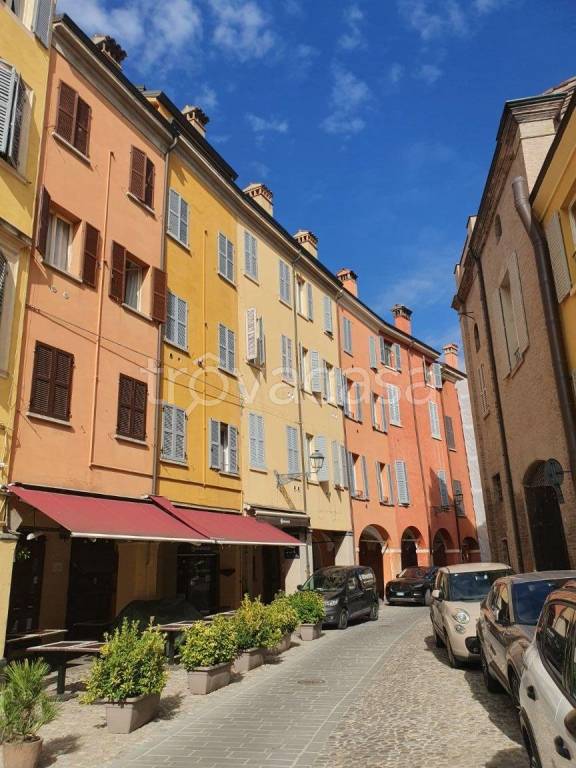 appartamento in affitto a Modena in zona Centro Storico