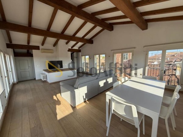 appartamento in affitto a Modena in zona Centro Storico