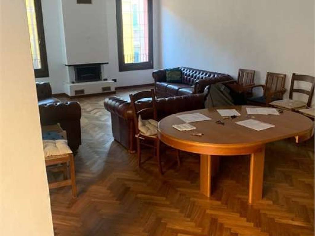 appartamento in affitto a Modena in zona Centro Storico