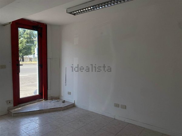 ufficio in affitto a Modena in zona Madonnina / Quattro Ville