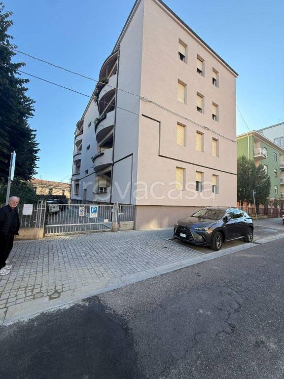 appartamento in affitto a Modena