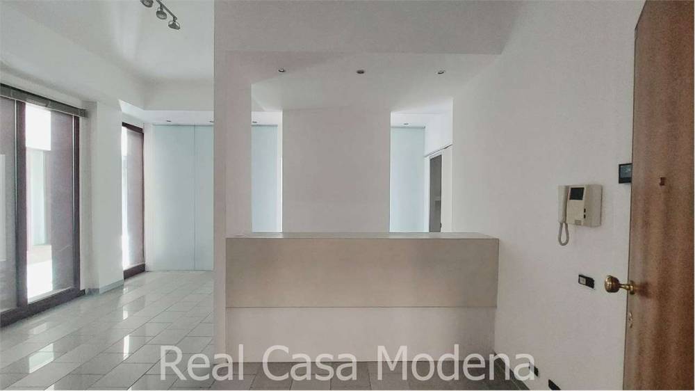 ufficio in affitto a Modena in zona San Faustino