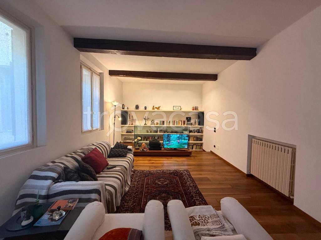 appartamento in affitto a Modena in zona Centro Storico