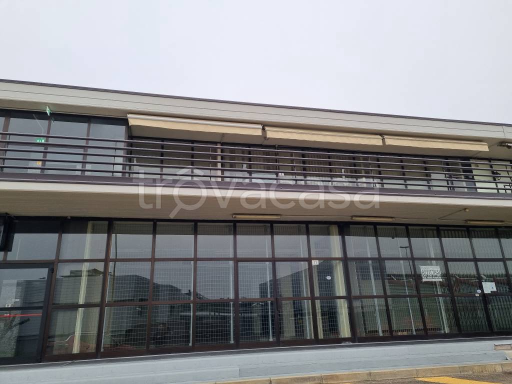 ufficio in affitto a Modena in zona Madonnina / Quattro Ville