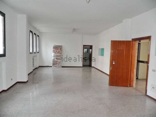 ufficio in affitto a Modena in zona Buon Pastore