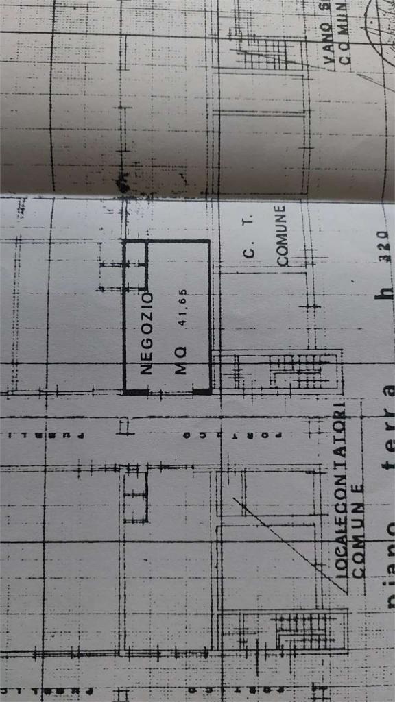 negozio in affitto a Modena in zona Cognento