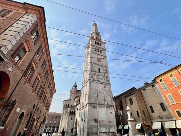 negozio in affitto a Modena in zona Centro Storico