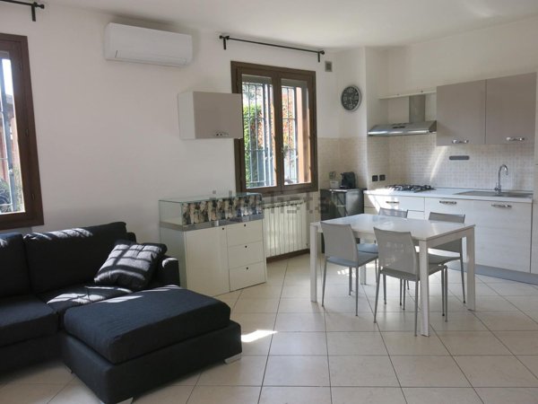 appartamento in affitto a Modena in zona Madonnina / Quattro Ville