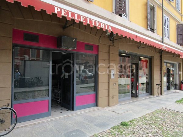 negozio in affitto a Modena in zona Centro Storico