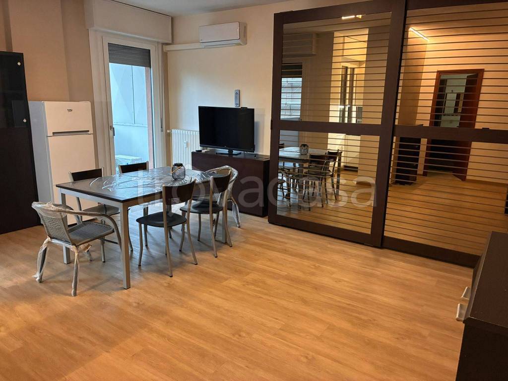 appartamento in affitto a Modena in zona Amendola