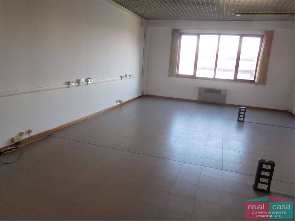 ufficio in affitto a Modena in zona San Lazzaro / Modena Est