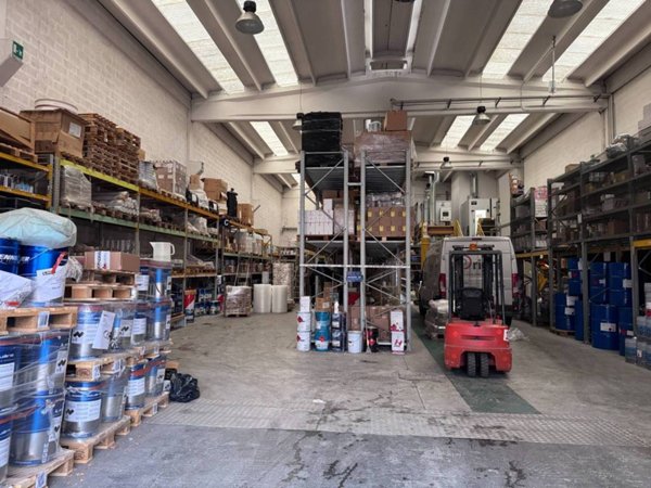 locale commerciale in affitto a Modena in zona San Lazzaro / Modena Est