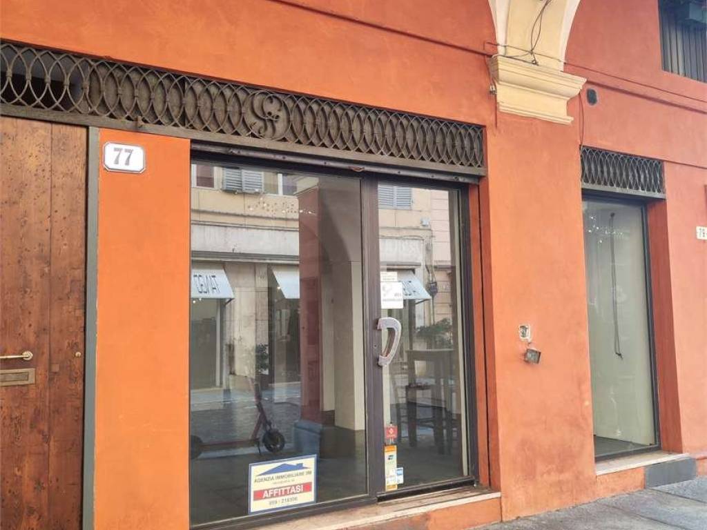 negozio in affitto a Modena in zona Centro Storico