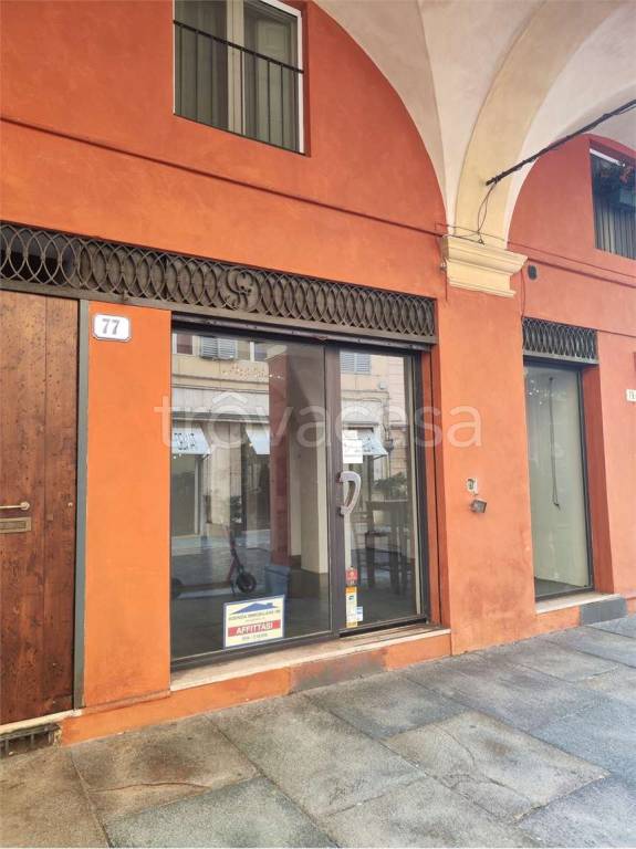 negozio in affitto a Modena in zona Centro Storico