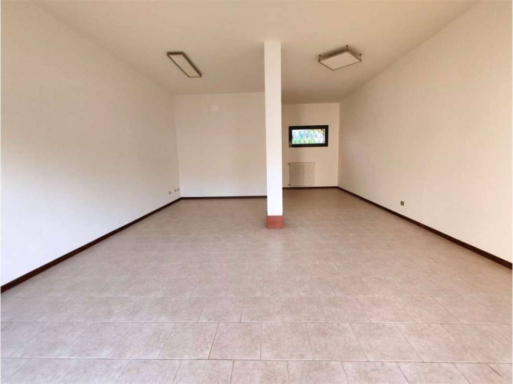 ufficio in affitto a Modena in zona Villanova