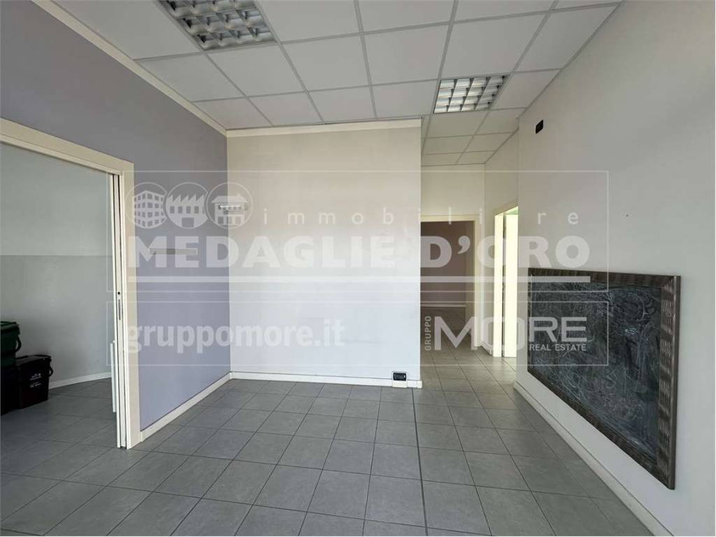 negozio in affitto a Modena in zona San Lazzaro / Modena Est