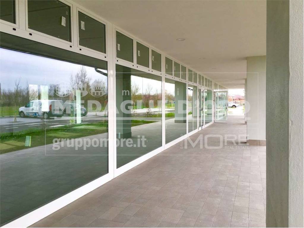 negozio in affitto a Modena in zona San Lazzaro / Modena Est