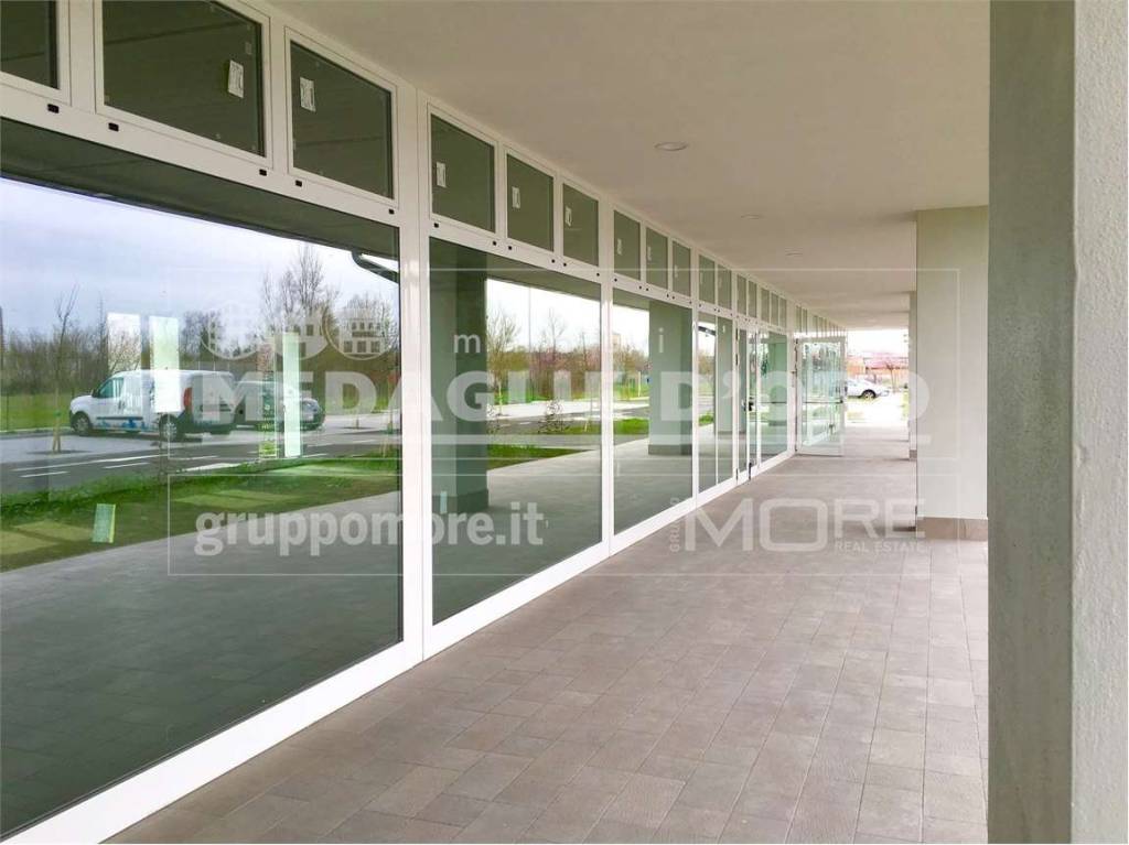 negozio in affitto a Modena in zona San Lazzaro / Modena Est